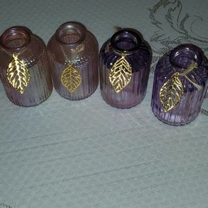 4 glass jars 2 pink 2 purple